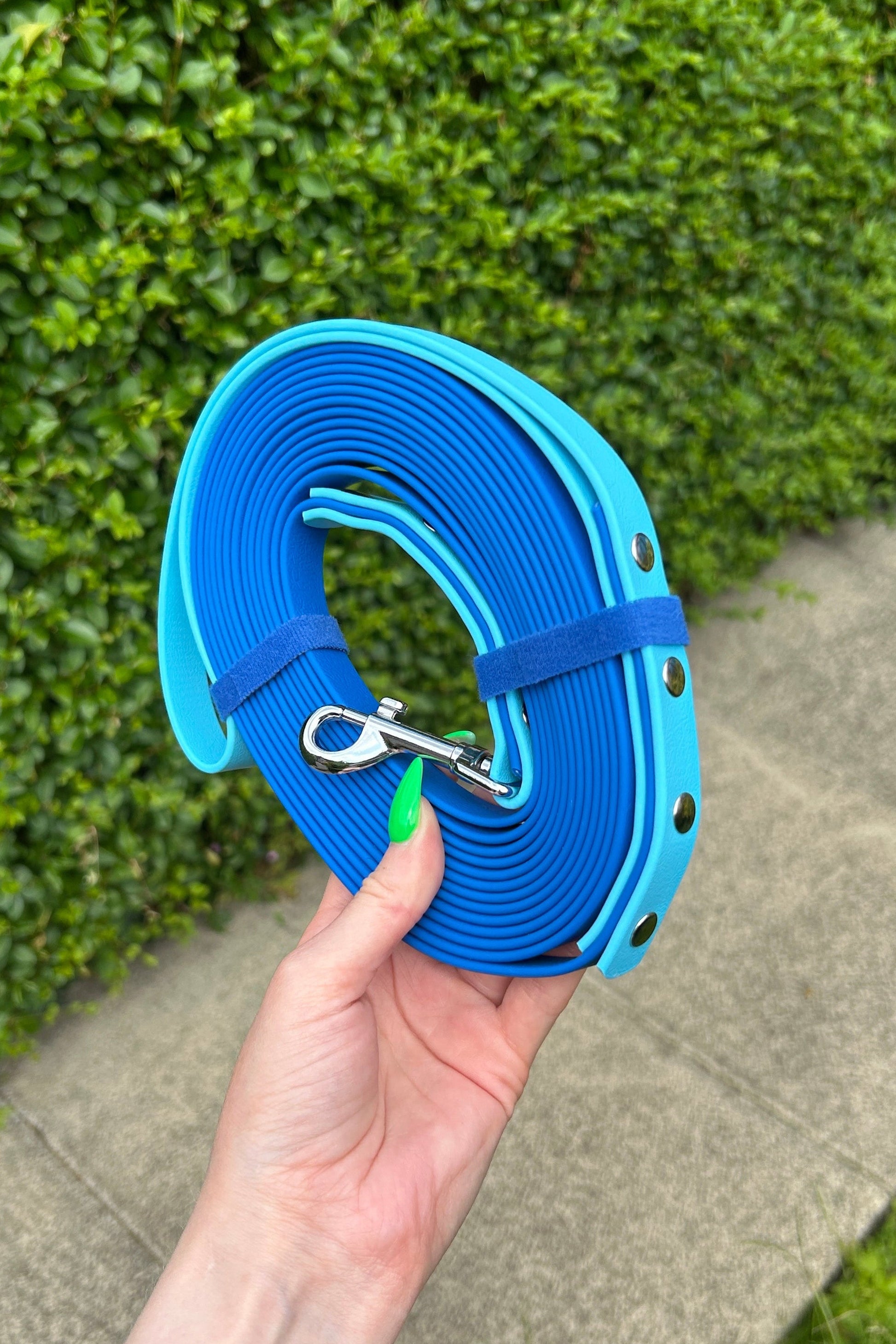 Skinny Long Line Dog Lead in Deep Blue and Skyan